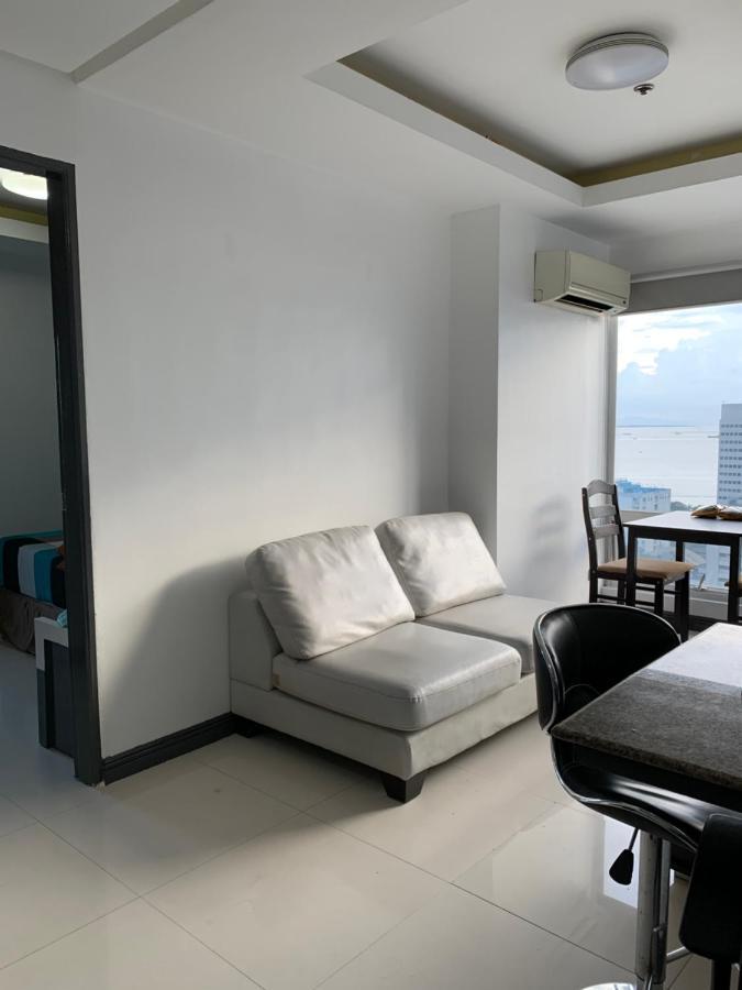 1 Bedroom With Balcony, Fully Furnished Overlooking Manila Bay At Birch Tower, Malate, Манила Екстериор снимка